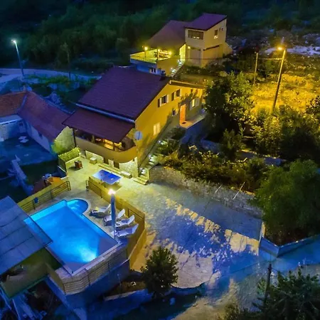 فيلة Imotski - 2