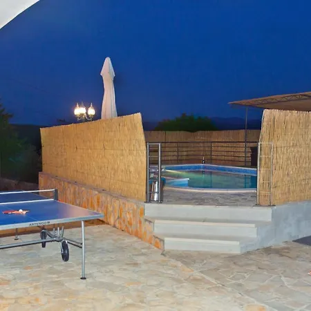فيلة Imotski - 2 *